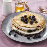 gâteau de crêpes aux myrtilles