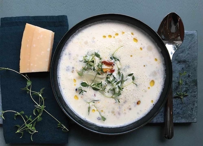 Bouillon de légumes maison au parmesan