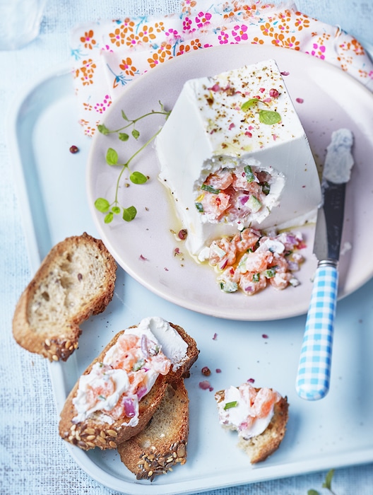 recette_de_pyramide_chavroux ®_au_saumon