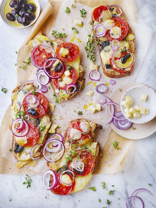 recette de Tartines aux tomates et Saint Nectaire
