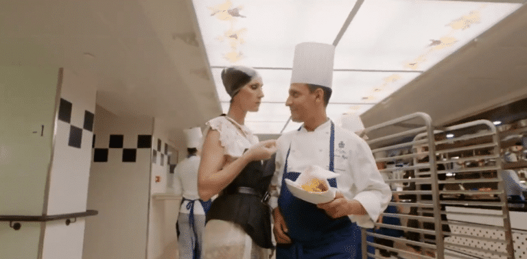 Céline Dion dans les cuisines du Ritz