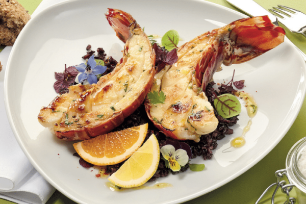 Langouste à L'armoricaine Recette De Chef queues de langouste à l’orange, fines et délicates - Kiss My Chef