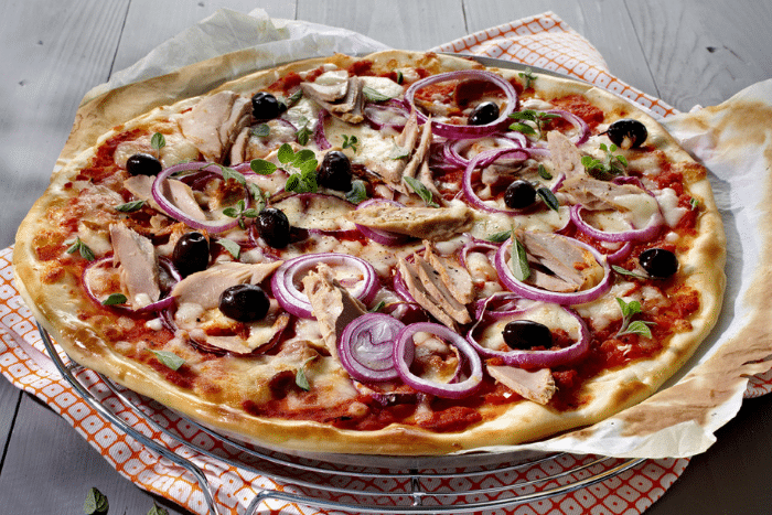 Pizza méditerranéenne au thon