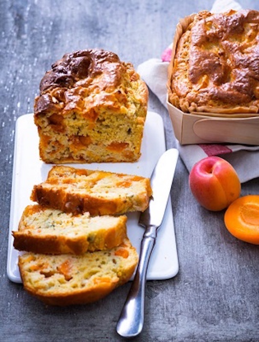 recette de Cake aux abricots et roquefort