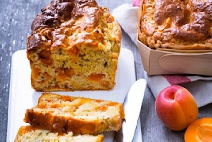 Cake aux abricots et roquefort