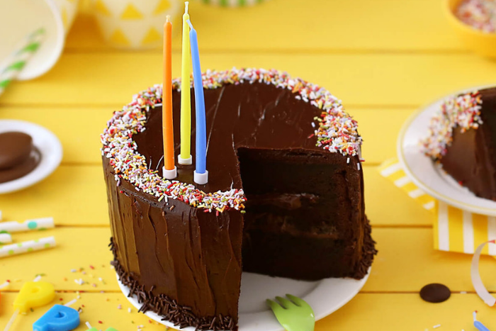gâteau d'anniversaire au chocolat