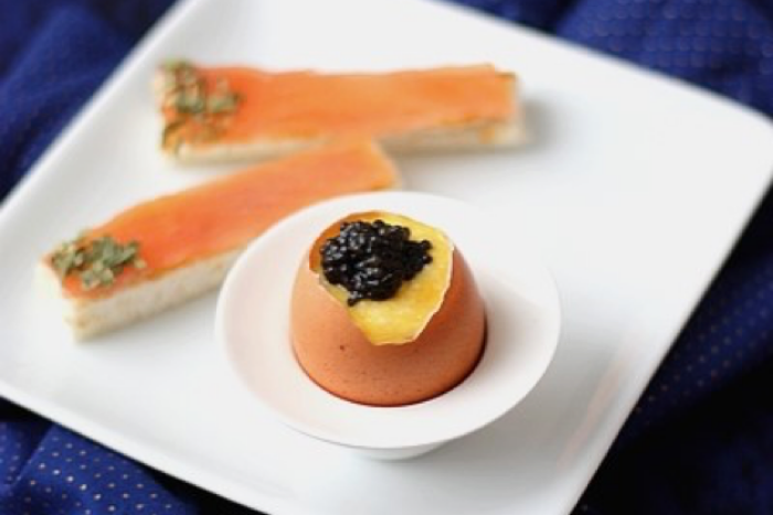 Oeufs brouillés au caviar
