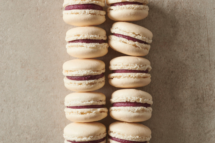 Macarons Ivoire Cassis