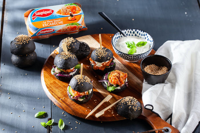 recette de Mini burgers noirs au thon