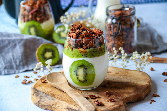 recette de Verrines au kiwi et granola au chocolat