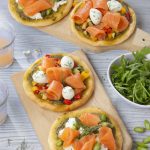 recette de Pizzettes au saumon fumé