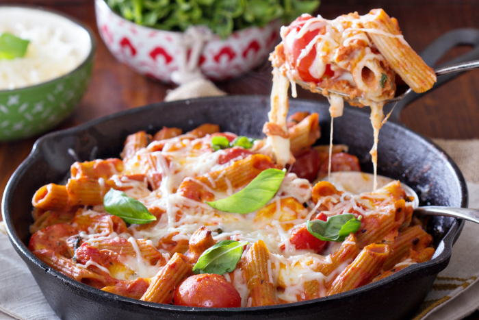 Rigatoni aux tomates et ricotta