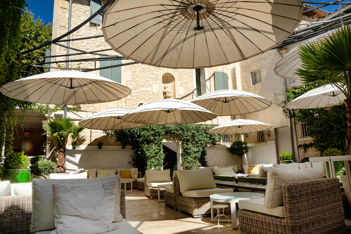 terrasse Auberge de Saint-Reḿy-de-Provence