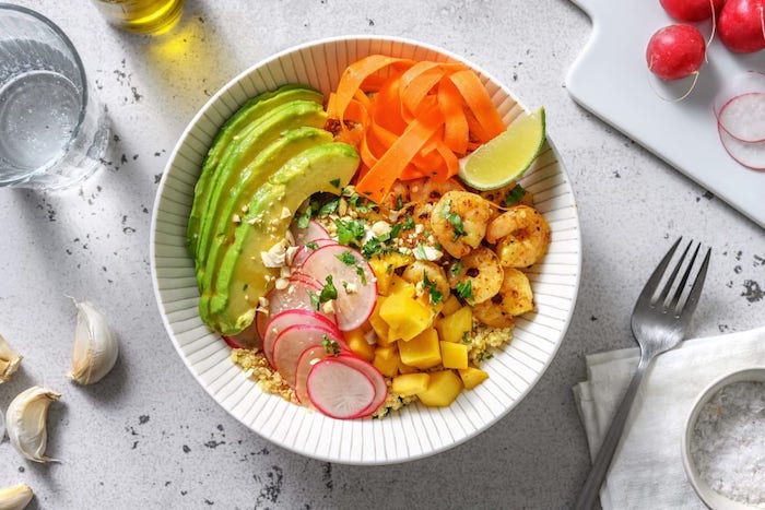 recette de Buddha bowl quinoa crevettes