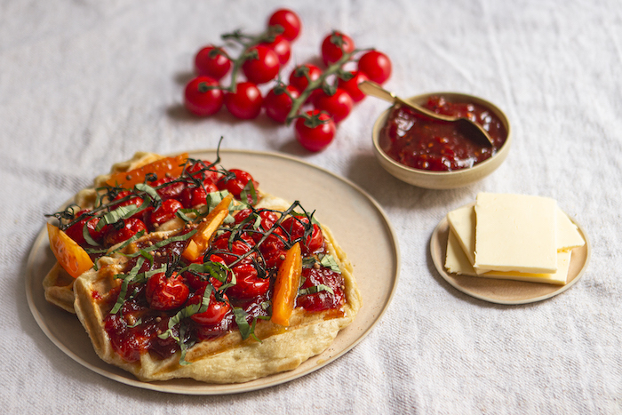 Gaufres au parmesan et à la confiture de tomates