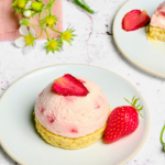 Dômes de mousse de fraises