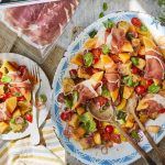 recette de Salade panzanella au melon et au Parme