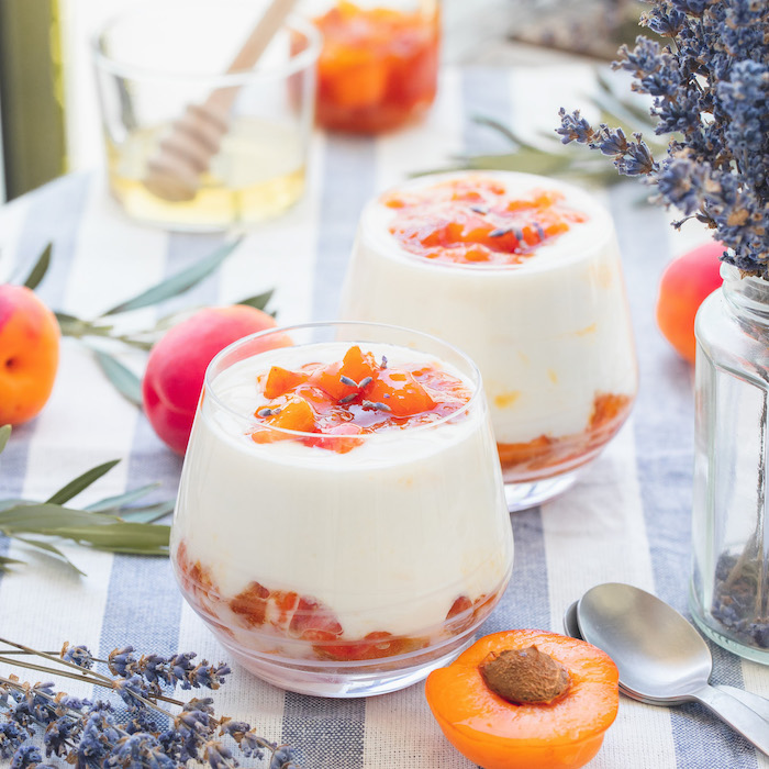 recette de Verrines aux yaourt et abricots confits