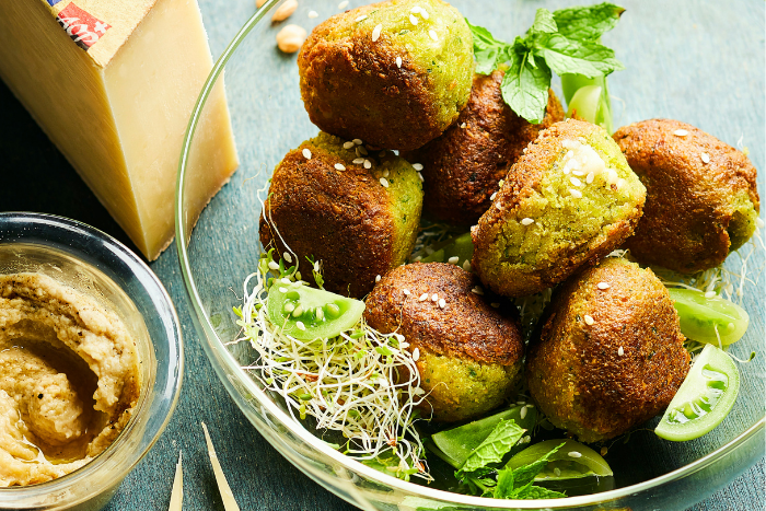 Falafels fourrés au Gruyère suisse