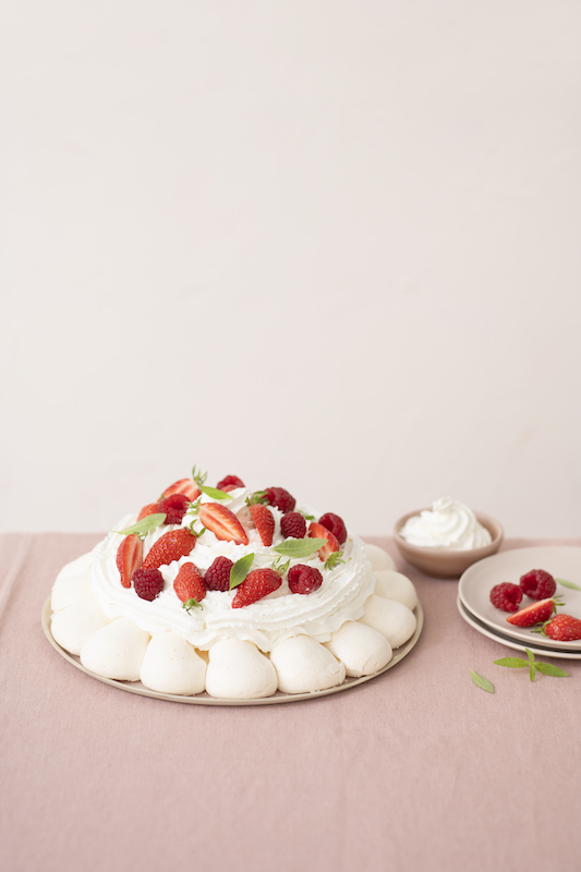 recette de Pavlova fraises à la chantilly verveine