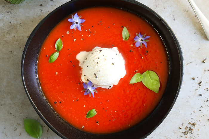 Gaspacho de tomates à la glace d’artichaut