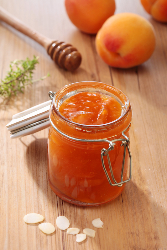recette de Confiture d’abricots aux amandes grillées