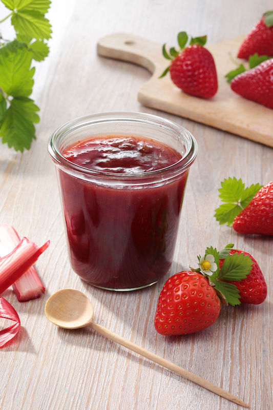 recette de Confiture traditionnelle fraise rhubarbe