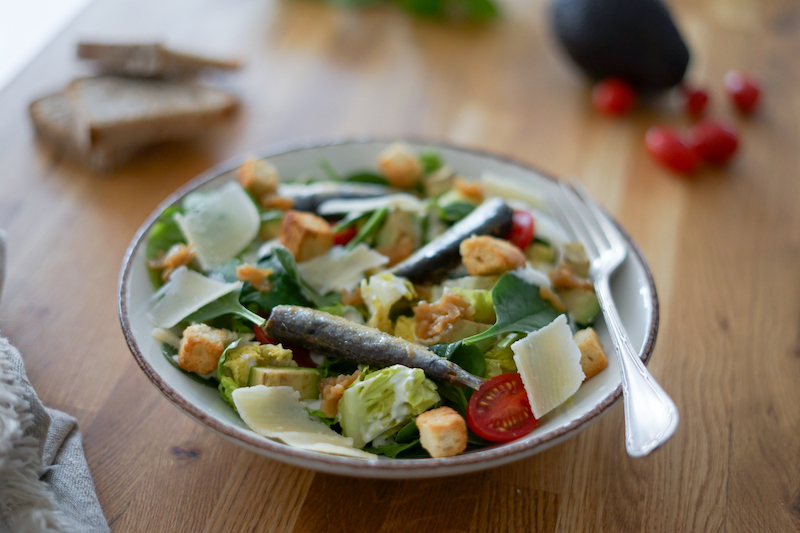 recette de Salade César aux sardines aux échalotes