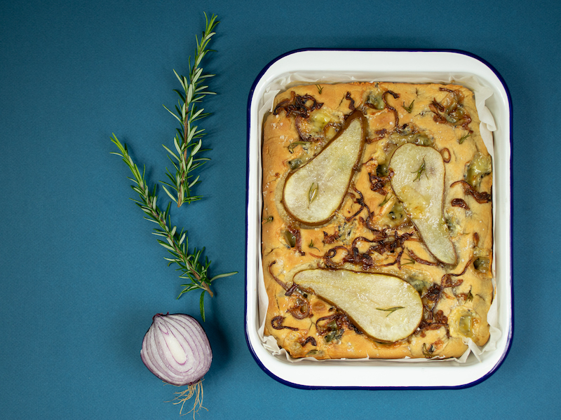 recette de Focaccia aux oignons et Fourme d’Ambert