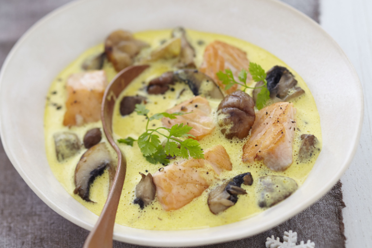 Blanquette de saumon aux champignons et aux marrons