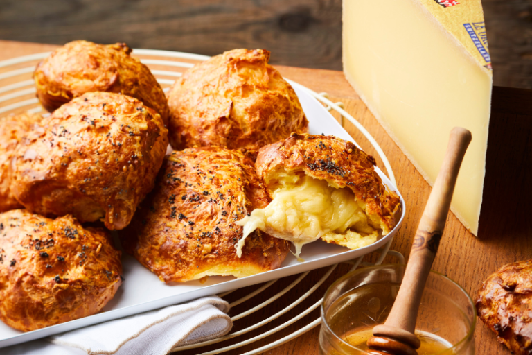 Chouquettes salées au Gruyère et miel