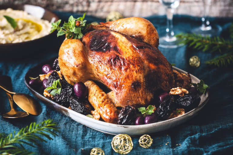 Dinde fermière rôtie aux pruneaux