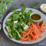 recette de Saumon gravlax et salade de mâche