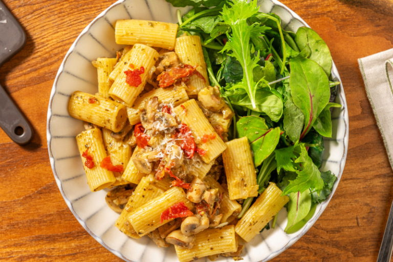 Rigatoni au pesto verde et champignons