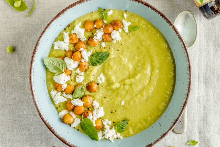 Soupe de petits pois à la menthe