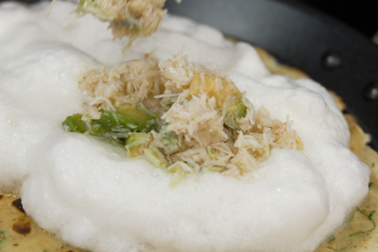 Crêpes soufflées avocat crabe