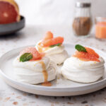 Mini pavlovas au pamplemousse de Floride