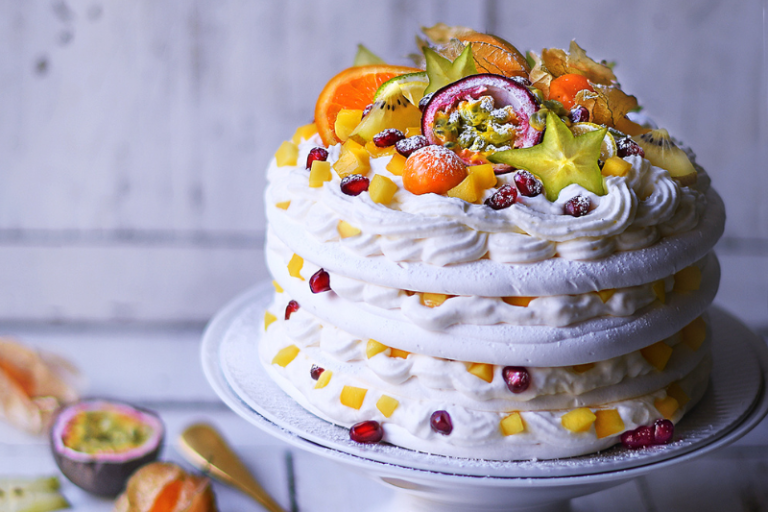 Pavlova aux fruits exotiques