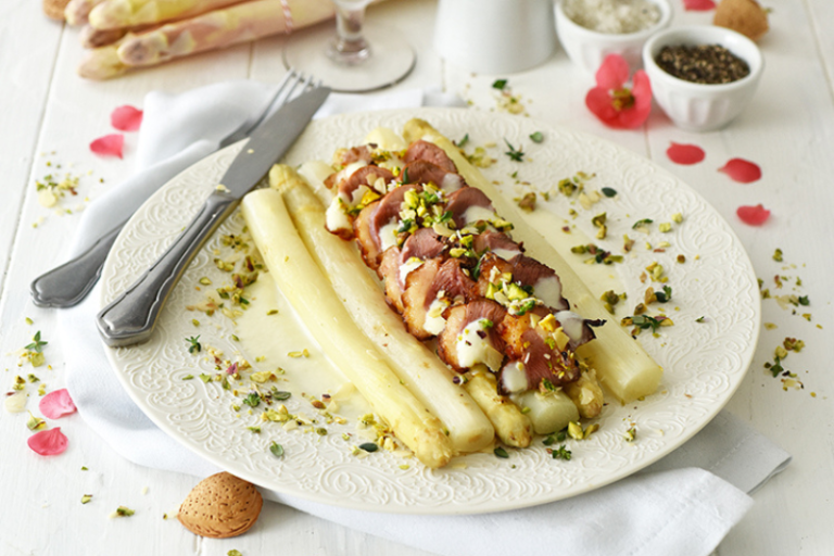 Asperges blanches et violettes au magret