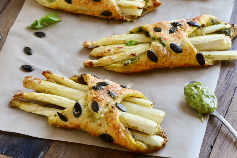 Feuilletés aux asperges et au pesto de basilic