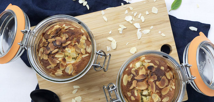 Cake à la rhubarbe et aux amandes