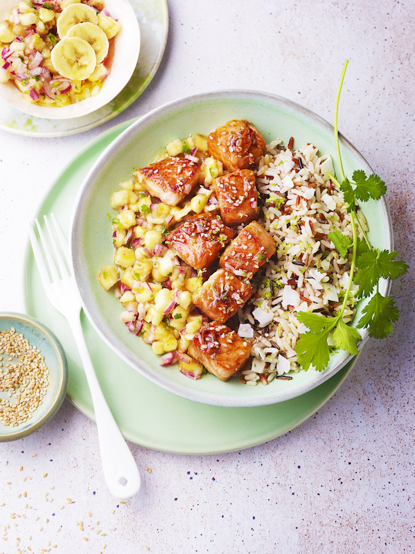 recette de bowl de saumon laqué et salsa de banane