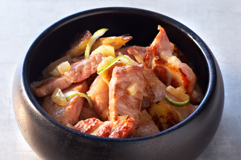 Duo d’échine et de lardons à la créole