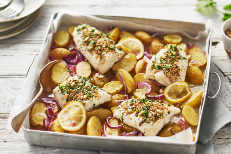 Filet de merlu oignons rouges