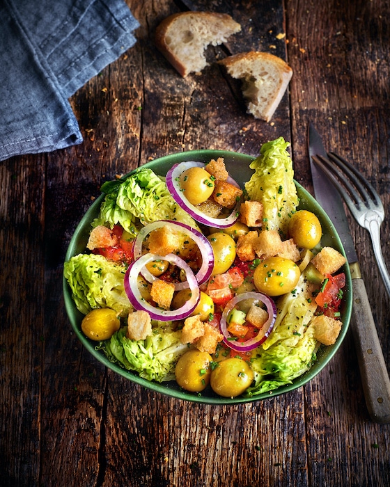 Salade de sucrines à la salsa d’olives