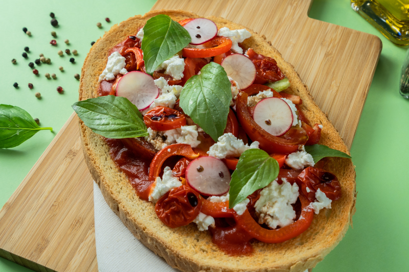 Bruschettas aux tomates poivrons et mozzarella