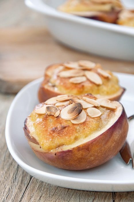 Pêches farcies aux amandes