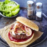 recette de Burger d’agneau au chèvre et au bacon