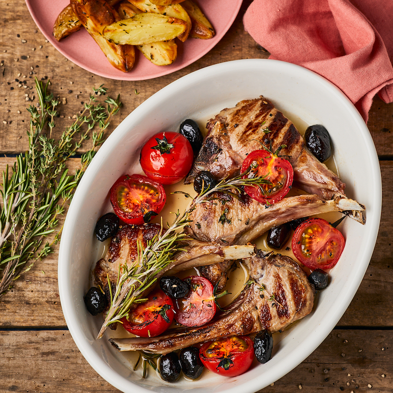 recette de Côtelettes d’agneau rôties aux tomates