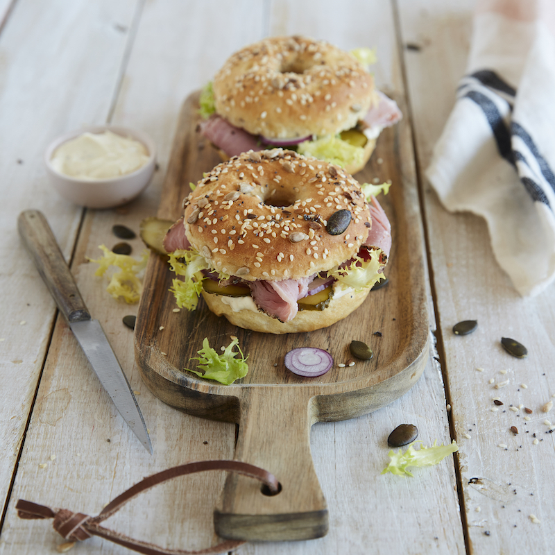 recette de Bagels maison au jambon et aux cornichons